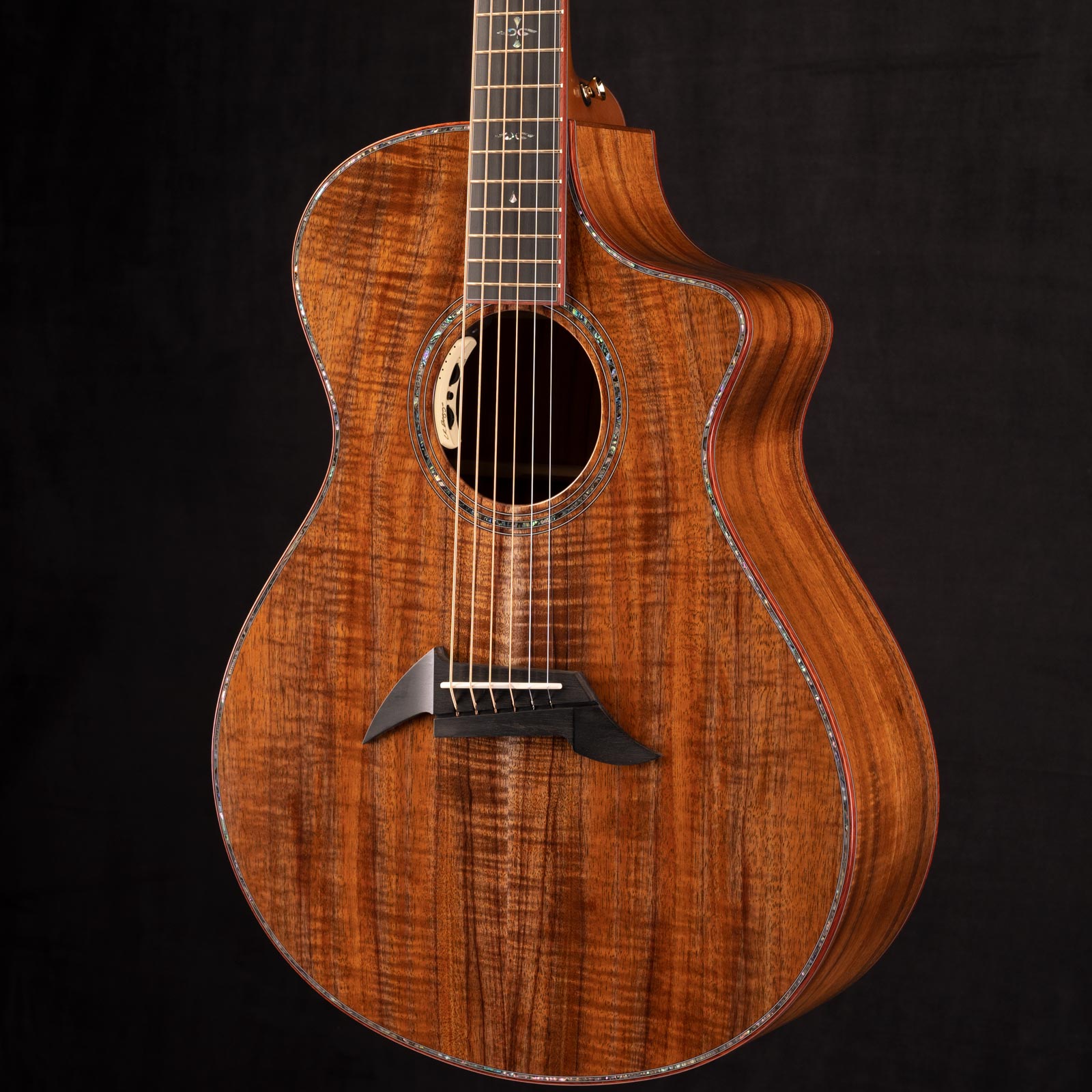 BREEDLOVE-KING-KOA-30TH-ANNV-CONCERT-CE-KOA-KOA-LIMITED-EDITION-27154-angel-right__98039