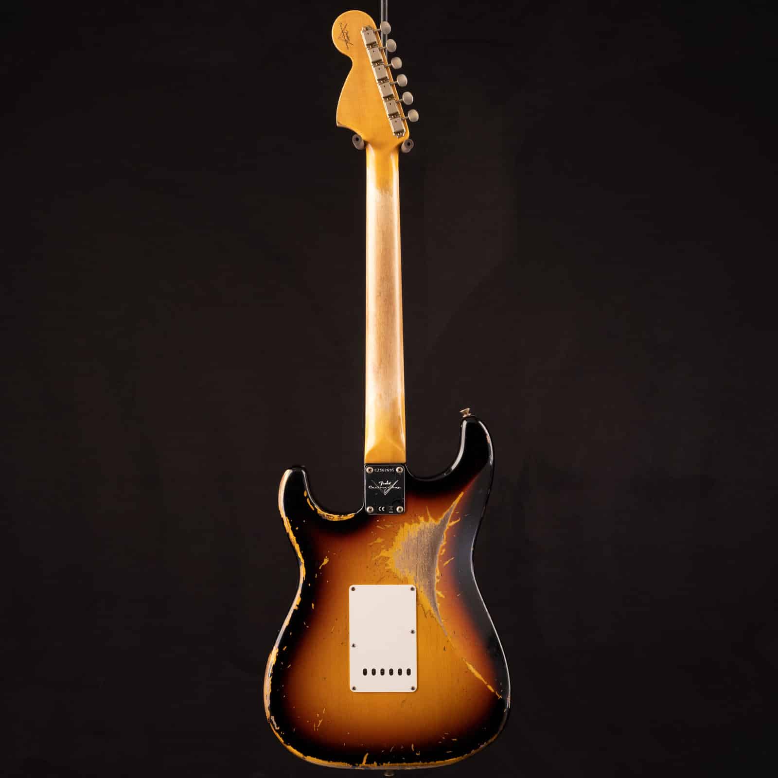 FEN-CUSTOM-SHOP-STRAT-1967-MAPLE-RW-HEAVY-RELIC-AGED-FADED-3-TONE-SB-CZ562695-back__06491