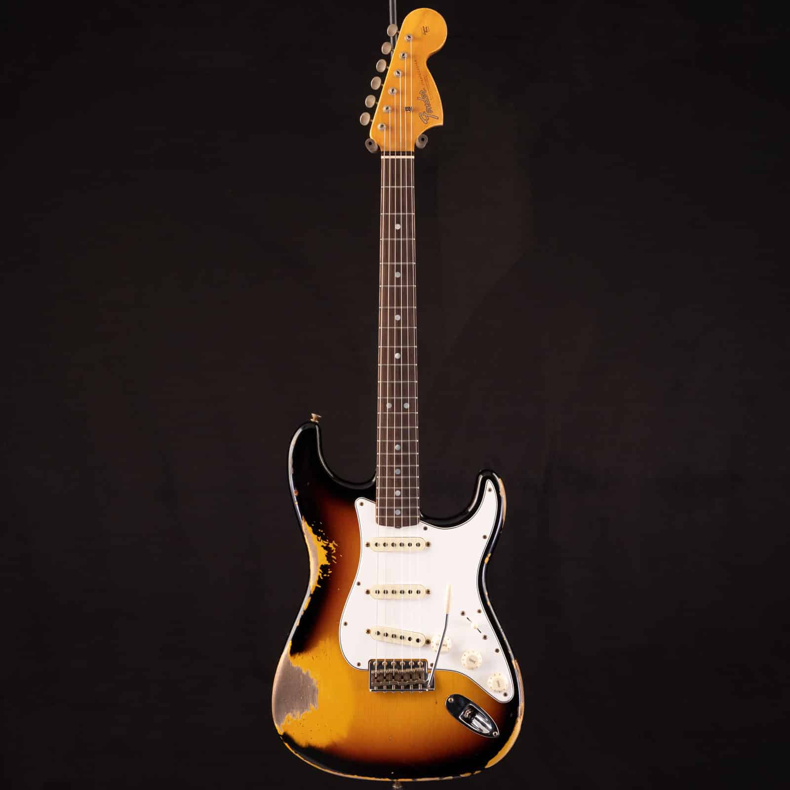 FEN-CUSTOM-SHOP-STRAT-1967-MAPLE-RW-HEAVY-RELIC-AGED-FADED-3-TONE-SB-CZ562695-front__93374