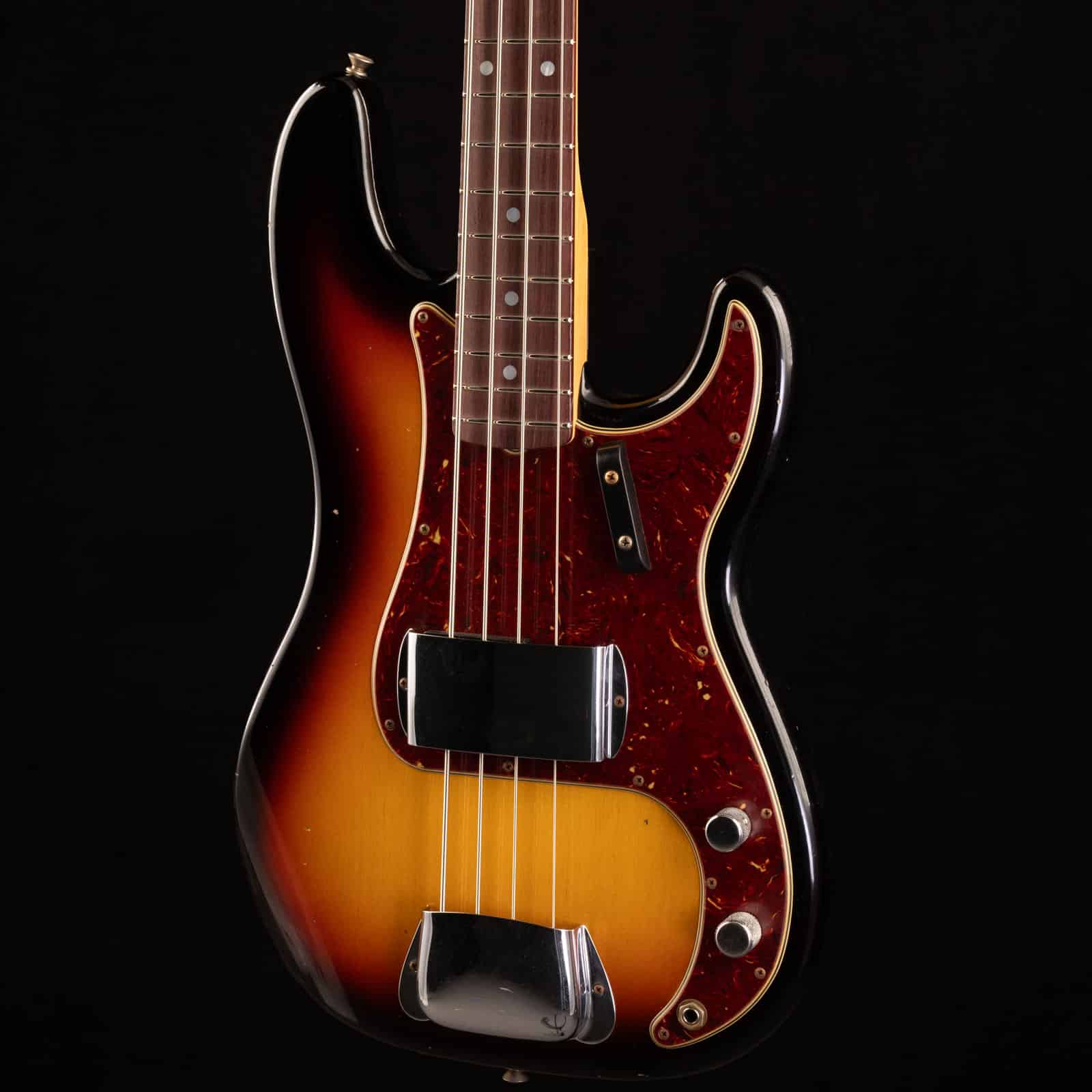 FEN-P-BASS-1966-JOURNEYMAN-RELIC-FB3TSB-CZ582634-angle-ight__47265