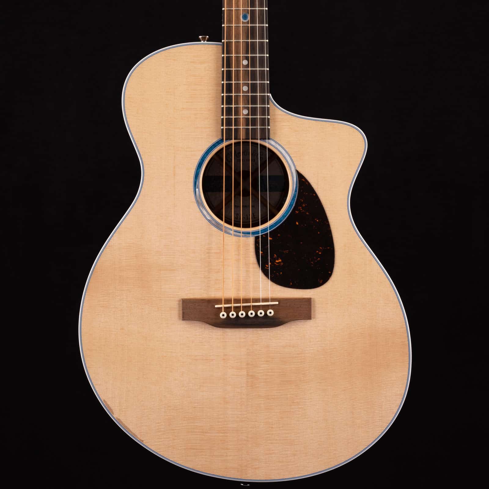 MARTIN-SC-13E-01-SITKAKOA-WSS-M2790214-front-bdoy__14889