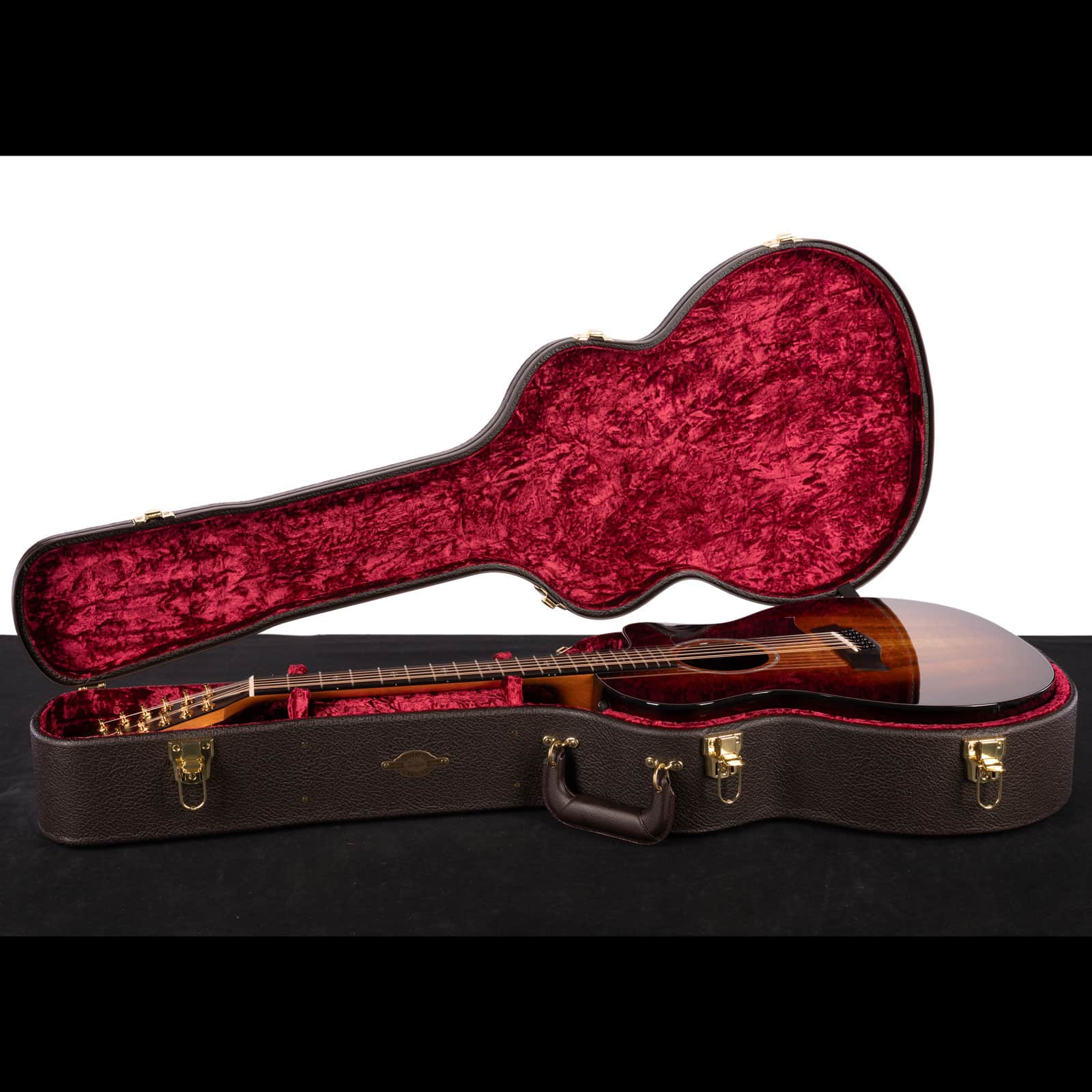 Taylor-264ce-K-DLX-KOA-2211065530-case