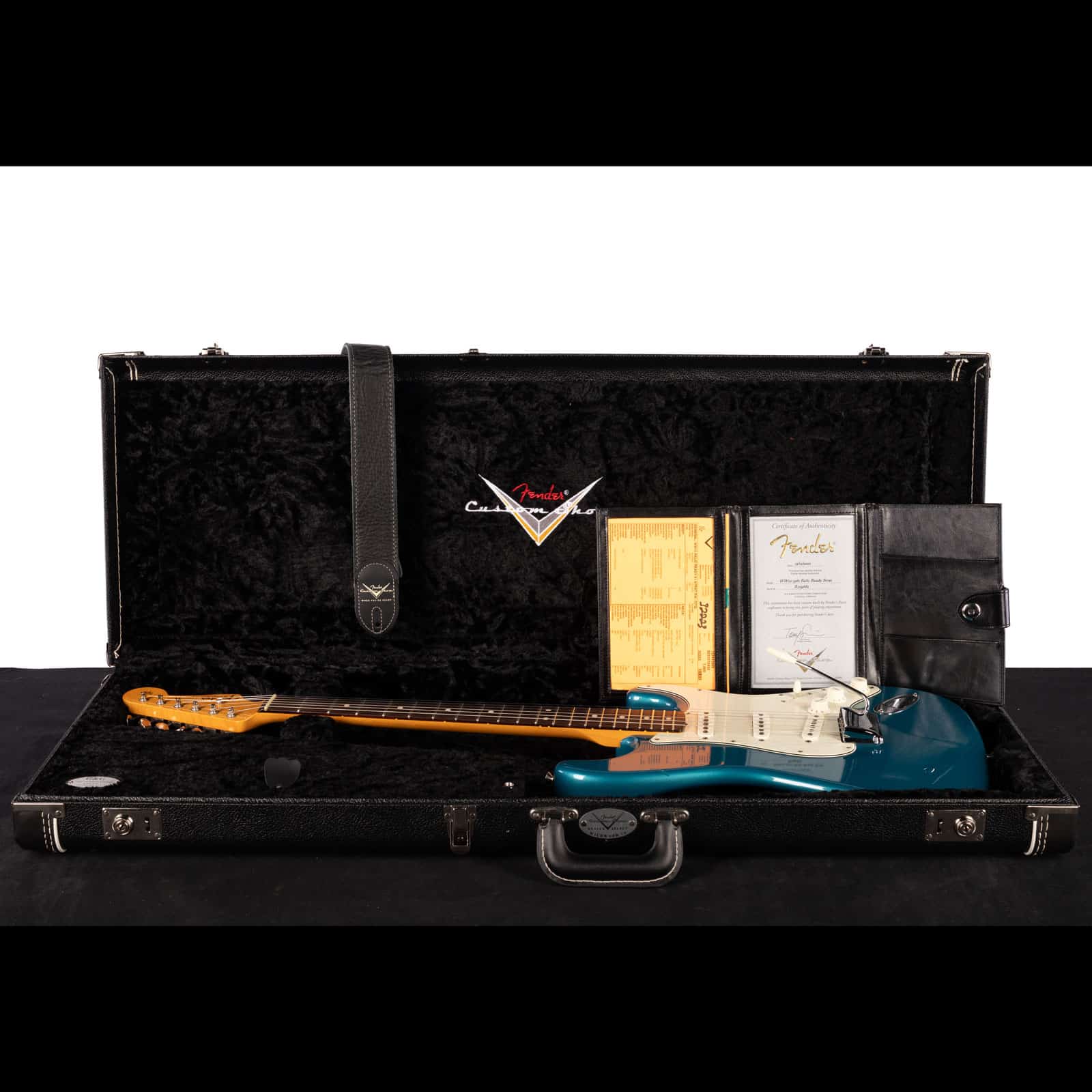 FEN-CS-2021-61-WILDWOOD-STRAT-RELIC-READY-OTQ-WOHSC---R109682---U-case