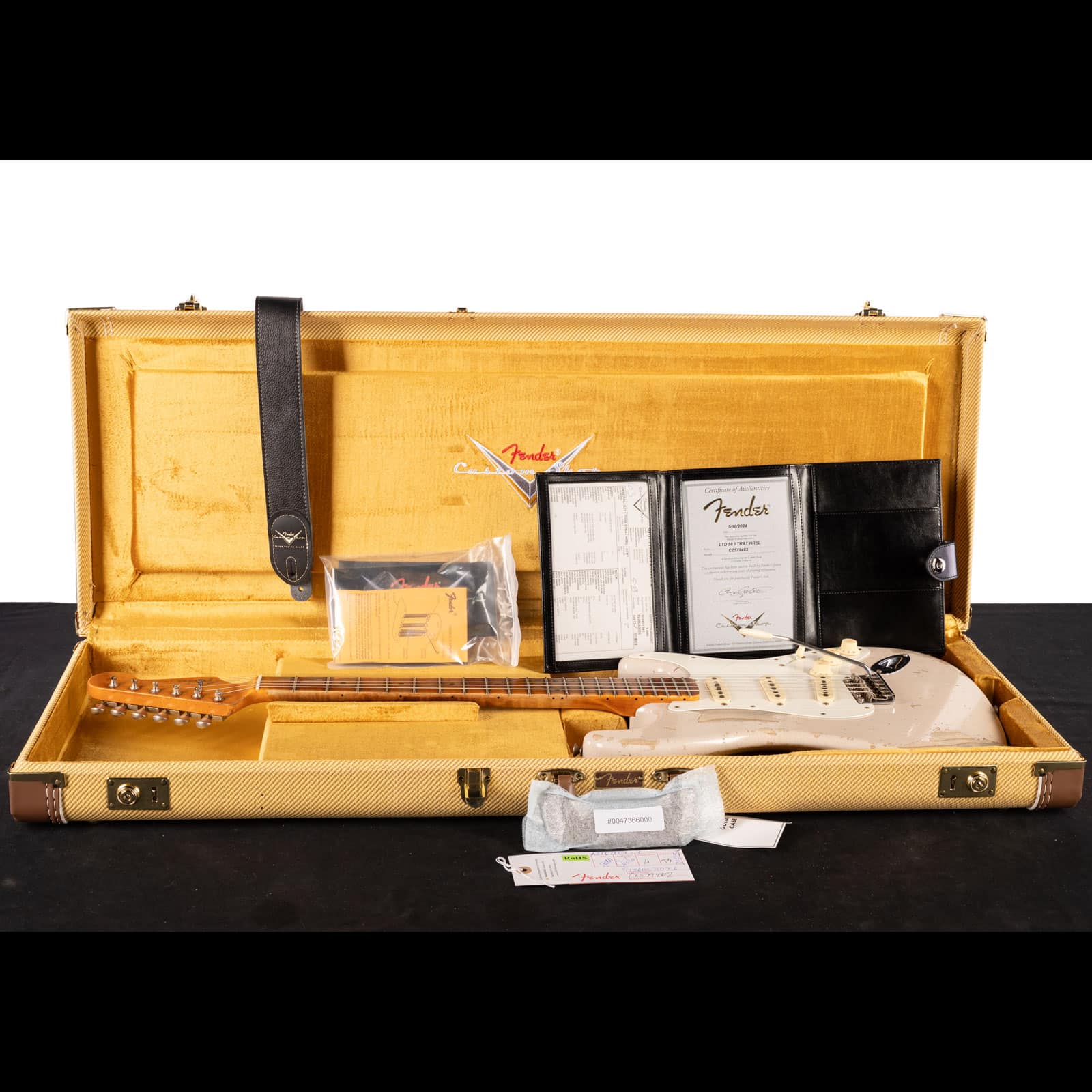 FEN-B2-LTD-RED-HOT-STRAT-SHREL-ADWB-used-ccase