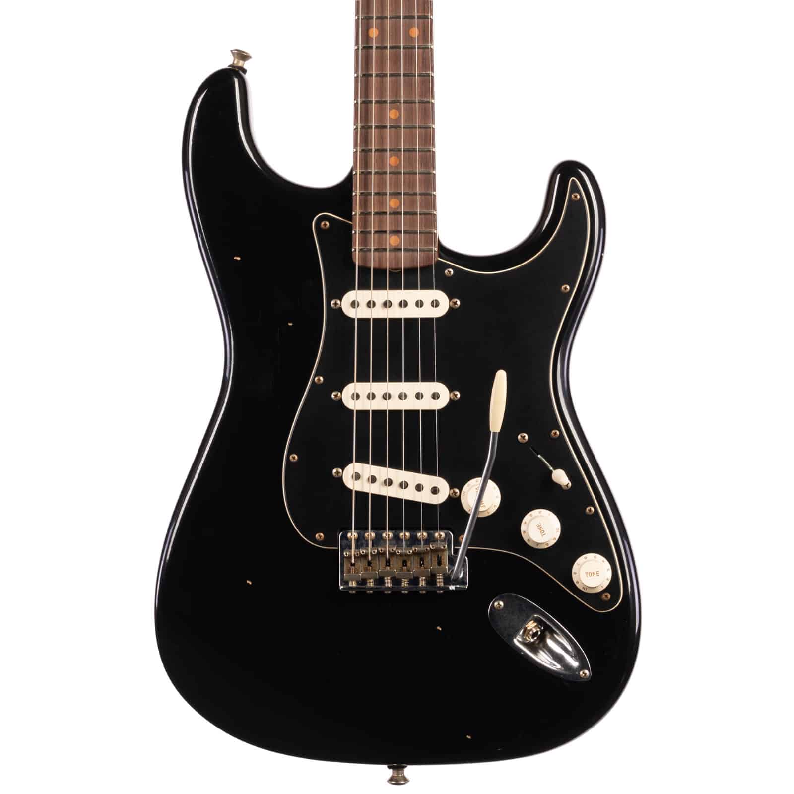 FEN-B2-POSTMODERN-STRAT-RW-JRN-ABLK-XN16586-reshoot-front-body