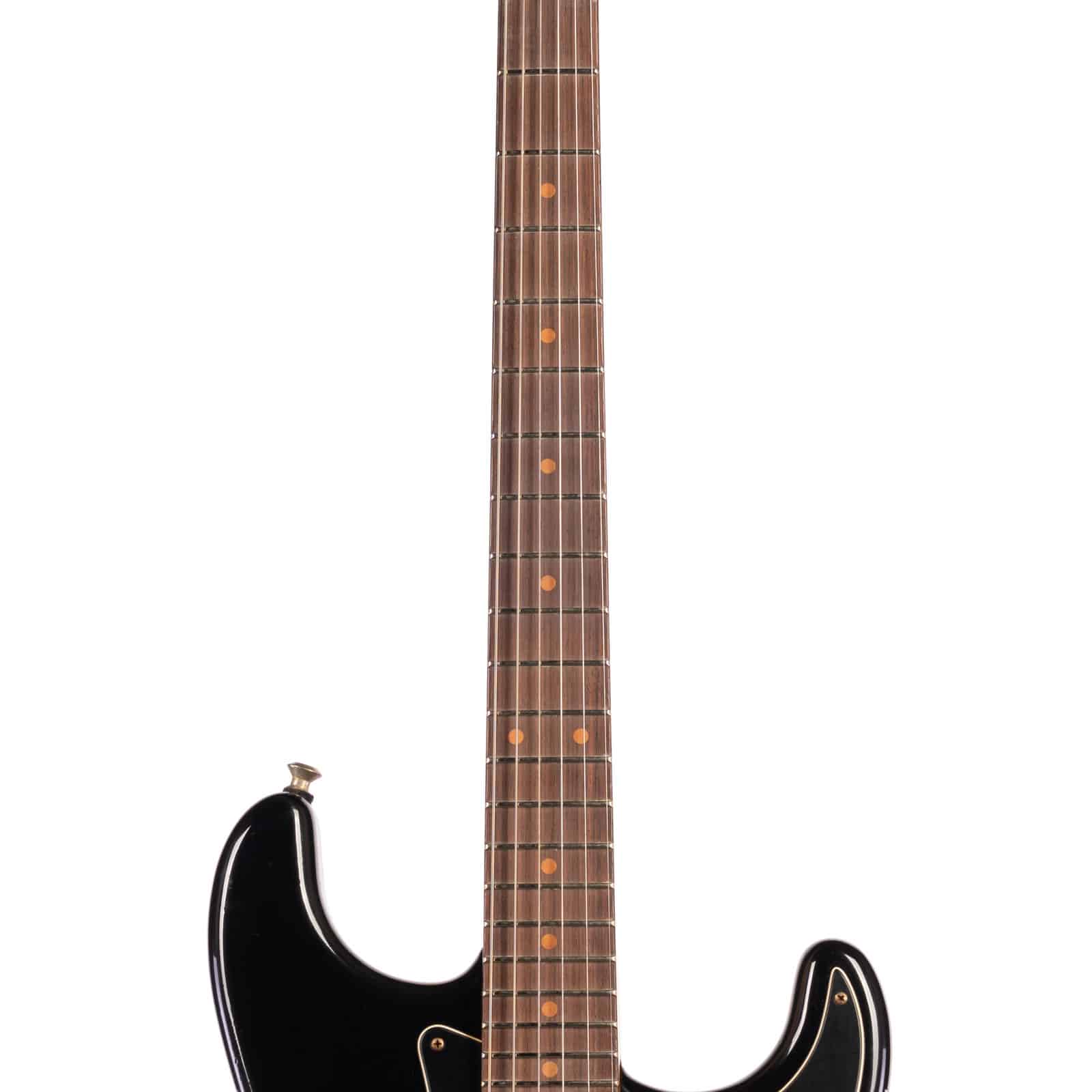 FEN-B2-POSTMODERN-STRAT-RW-JRN-ABLK-XN16586-reshoot-neck