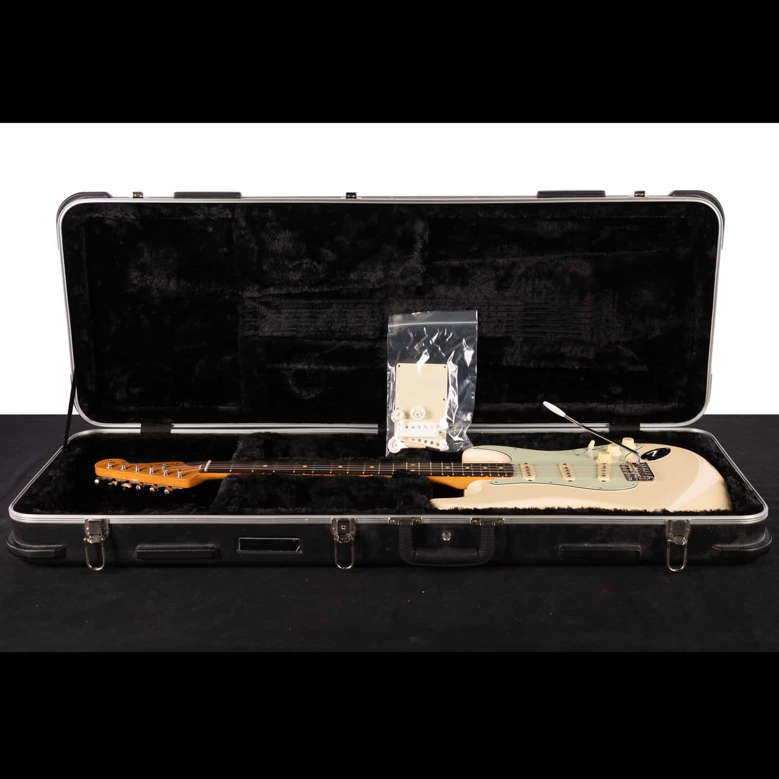 FEN-VENTERA-II-60'S-STRAT-WOHSC---MX23113404---U-case