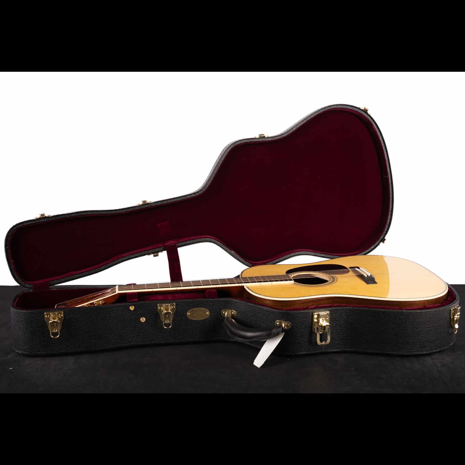 MARTIN-CS-D12-WILD-GRAIN-EIRWADIRONDACK-M3042111-case
