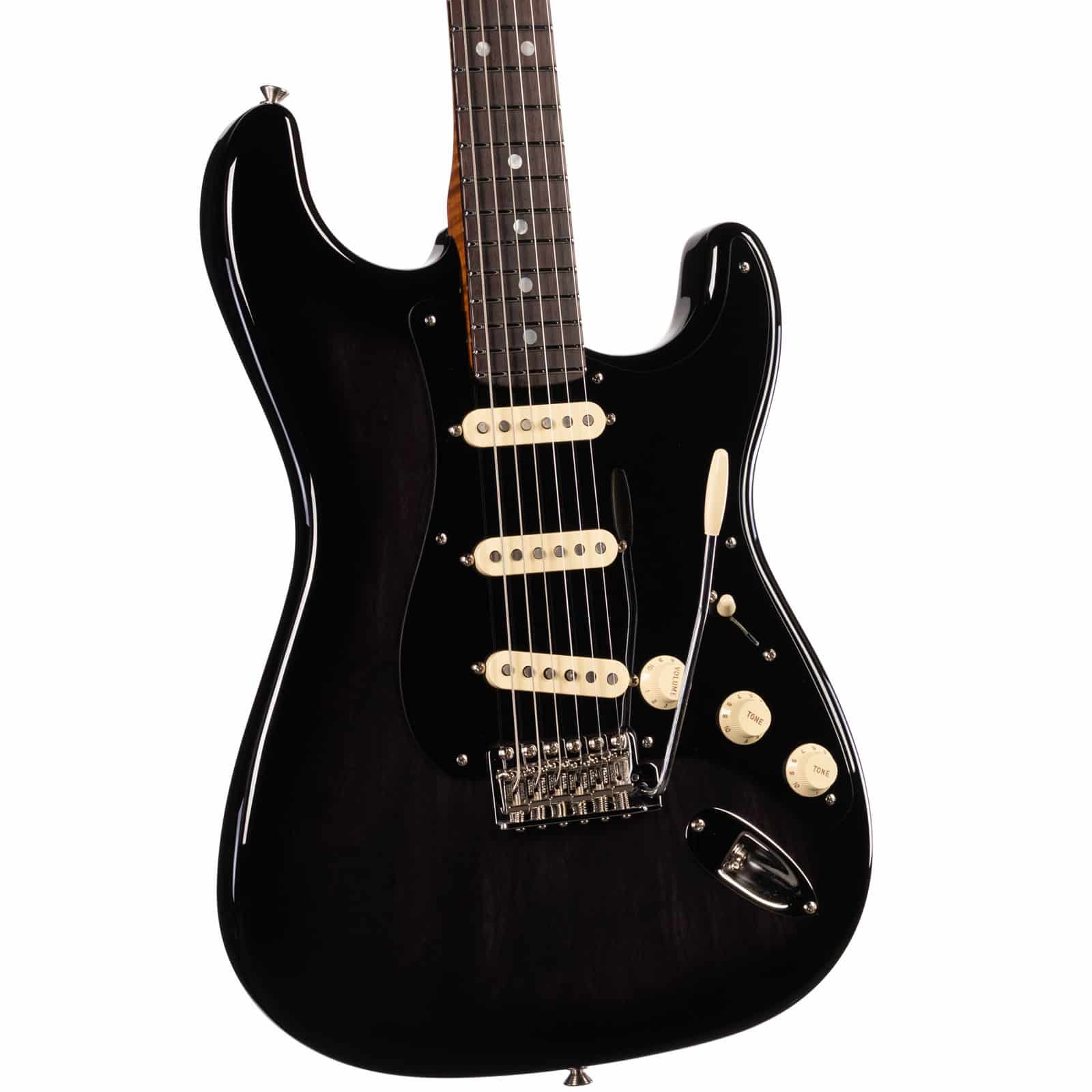 FEN-B6-AM-CUST-STRAT-NOS-EBTR-XN20261-angle-elft