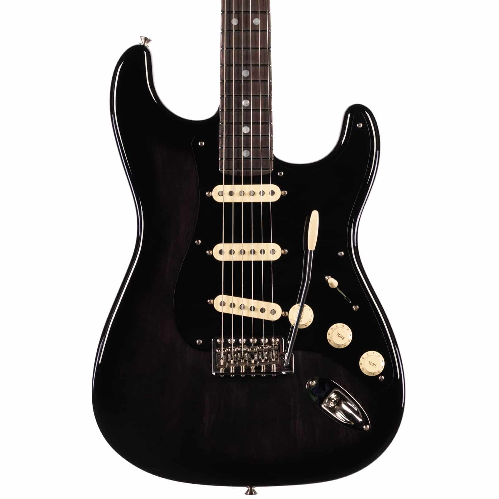 FEN-B6-AM-CUST-STRAT-NOS-EBTR-XN20261-front-body