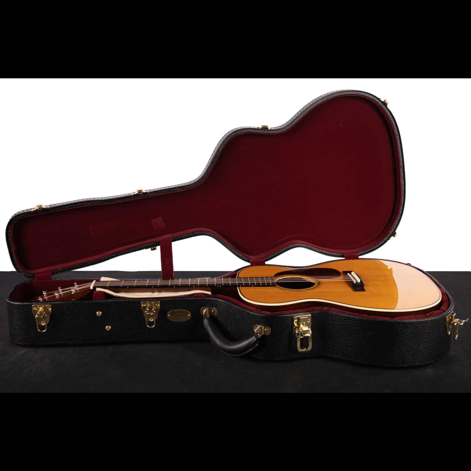 MARTIN-ERIC-CLAPTON-000-28EC-WOHSC---2498155---U-case
